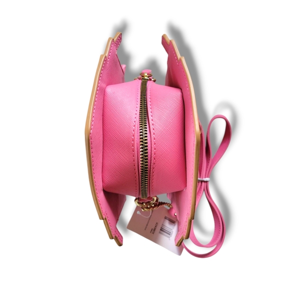✨️HP✨️Betsey Johnson | NWT Cute Pink Beach Dog House Shaped Crossbody Bag - Picture 6 of 12